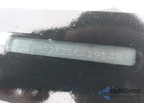 2005 Toyota Corolla S из США, поврежденный, VIN 2T1BR32E25C419148